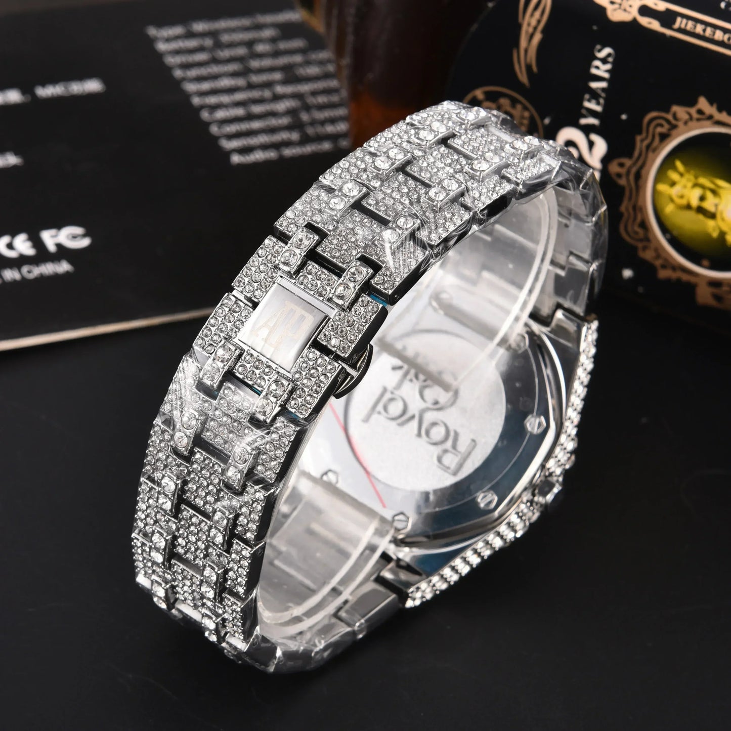 Luxury Diamond Men Women Watches Gold Watch Ladies Wrist Watch Luxury Rhinestone Unisex Bracelet Watches Female Clock 2025 New